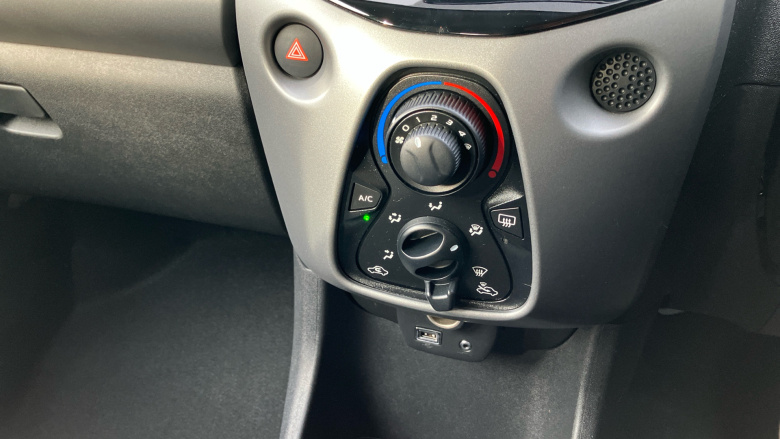 Toyota Aygo 1.0 VVT-i X-Play 5dr x-shift Petrol Hatchback